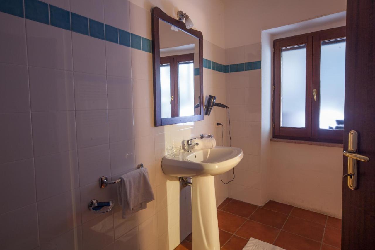Affitta Camere Casa Delle Rose Villanova Monteleone Exterior photo